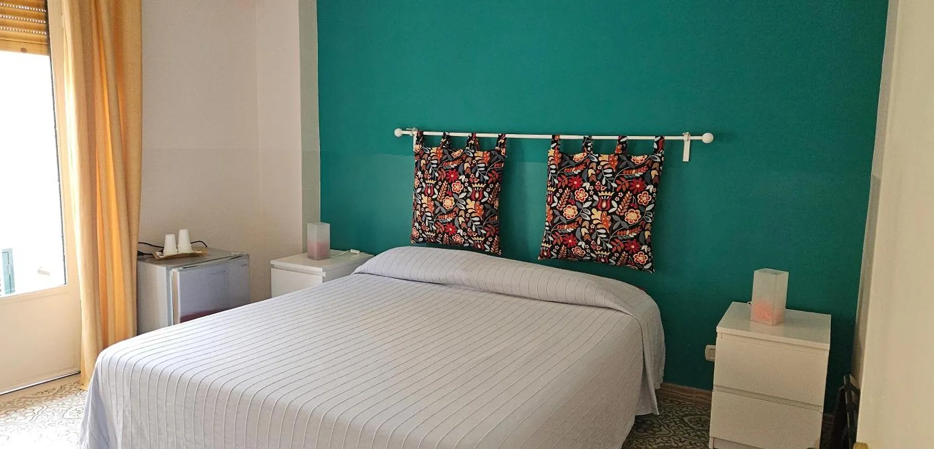 Lucia & Giovanni Giardini-Naxos Bed & Breakfast
