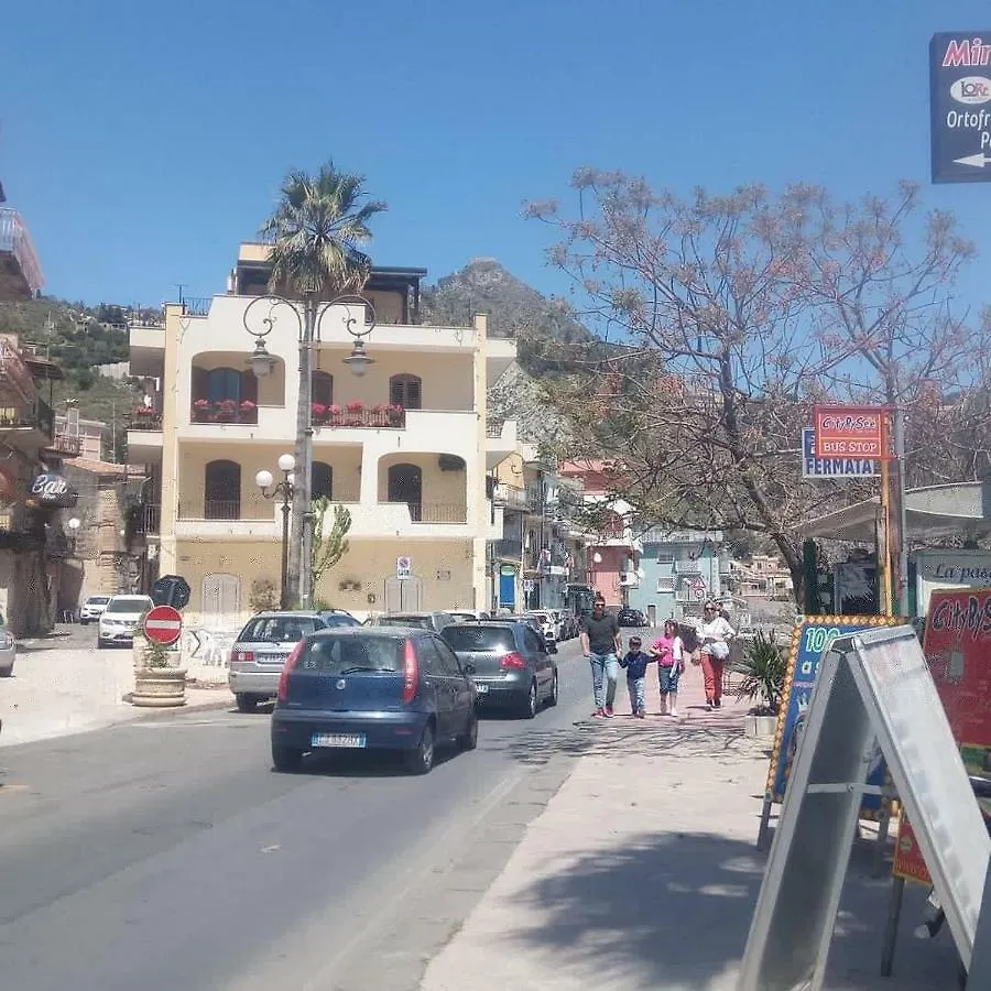 Bed and Breakfast Lucia & Giovanni Giardini Naxos
