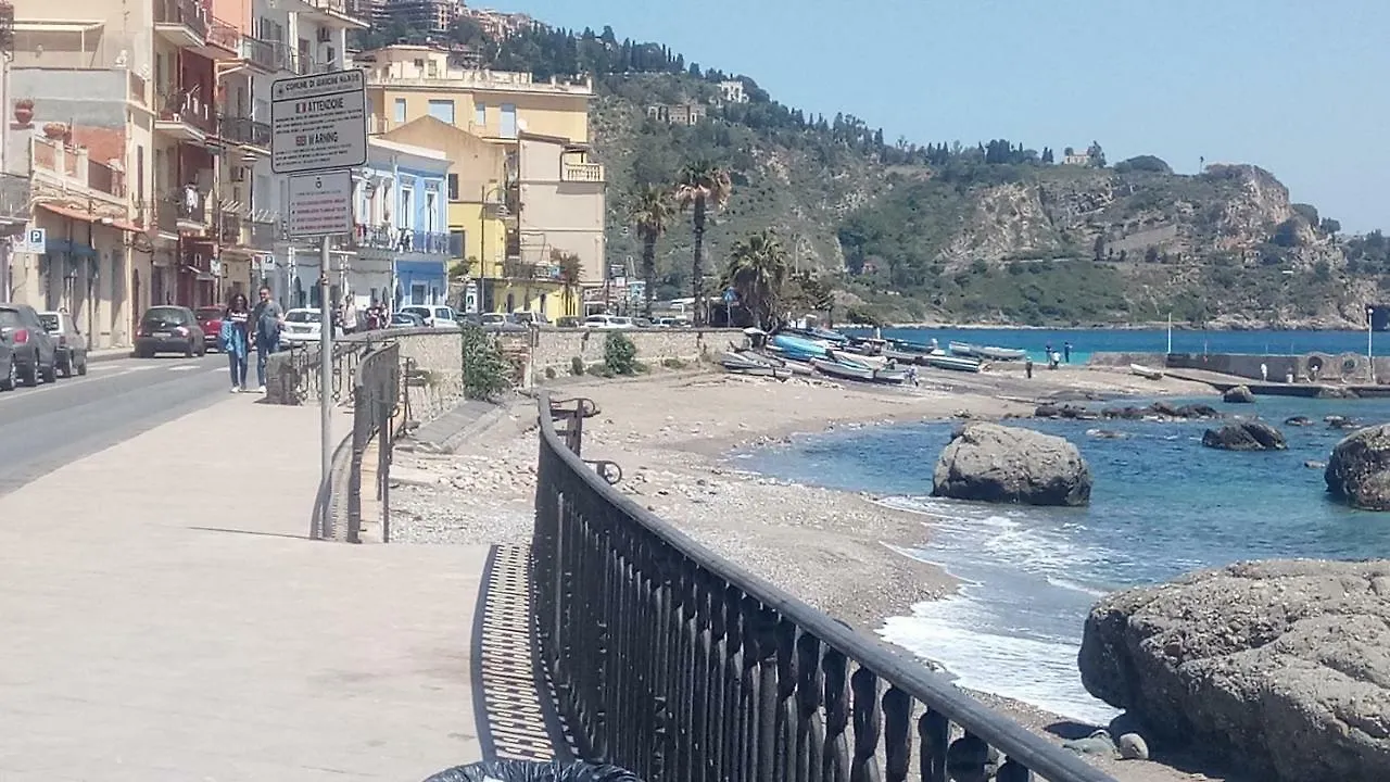 Bed & Breakfast Lucia & Giovanni Giardini-Naxos